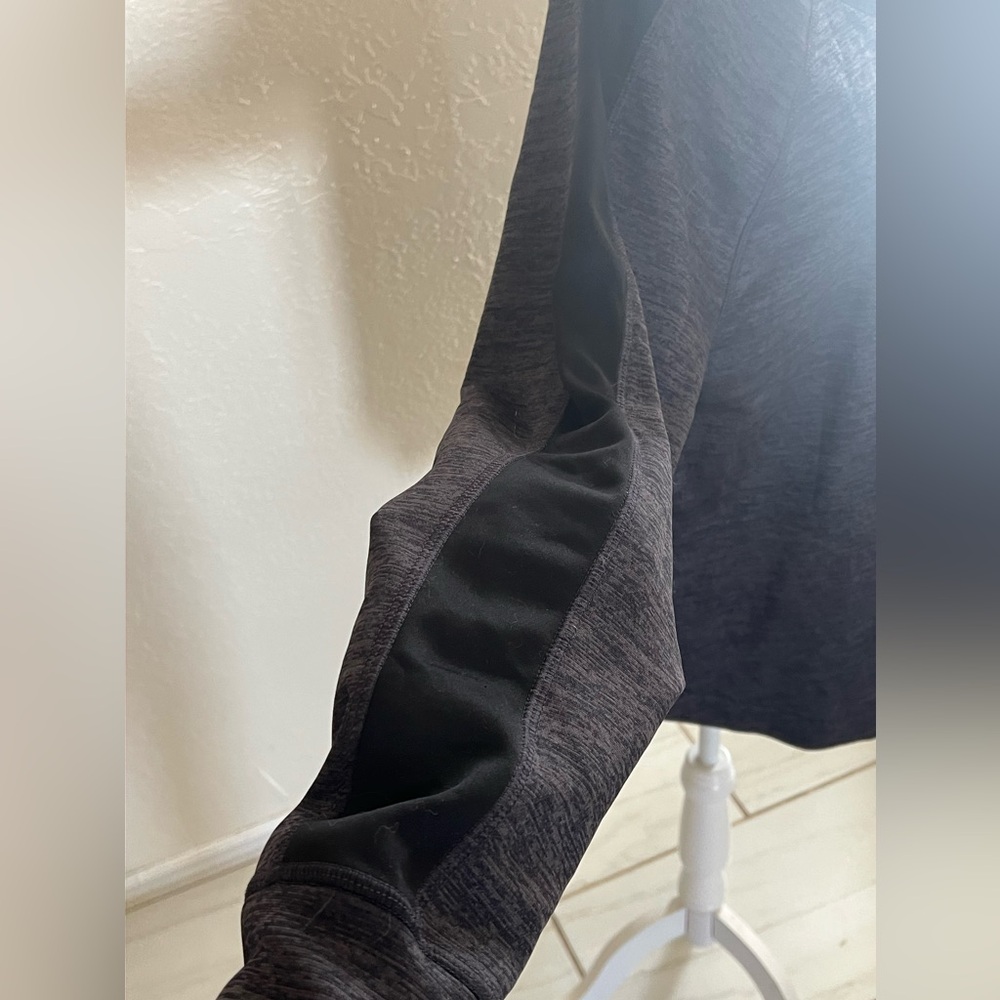 CHAMPION LONG SLEEVE TOP - Picture 4 of 7